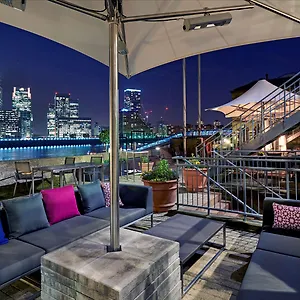 4* Hotel Doubletree By Hilton - Docklands Riverside