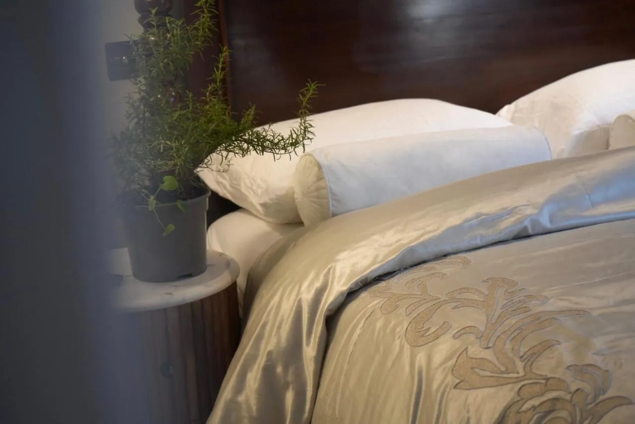 Spring Stays Cosy 2-Bed Residence With Free Parking London Holiday home
