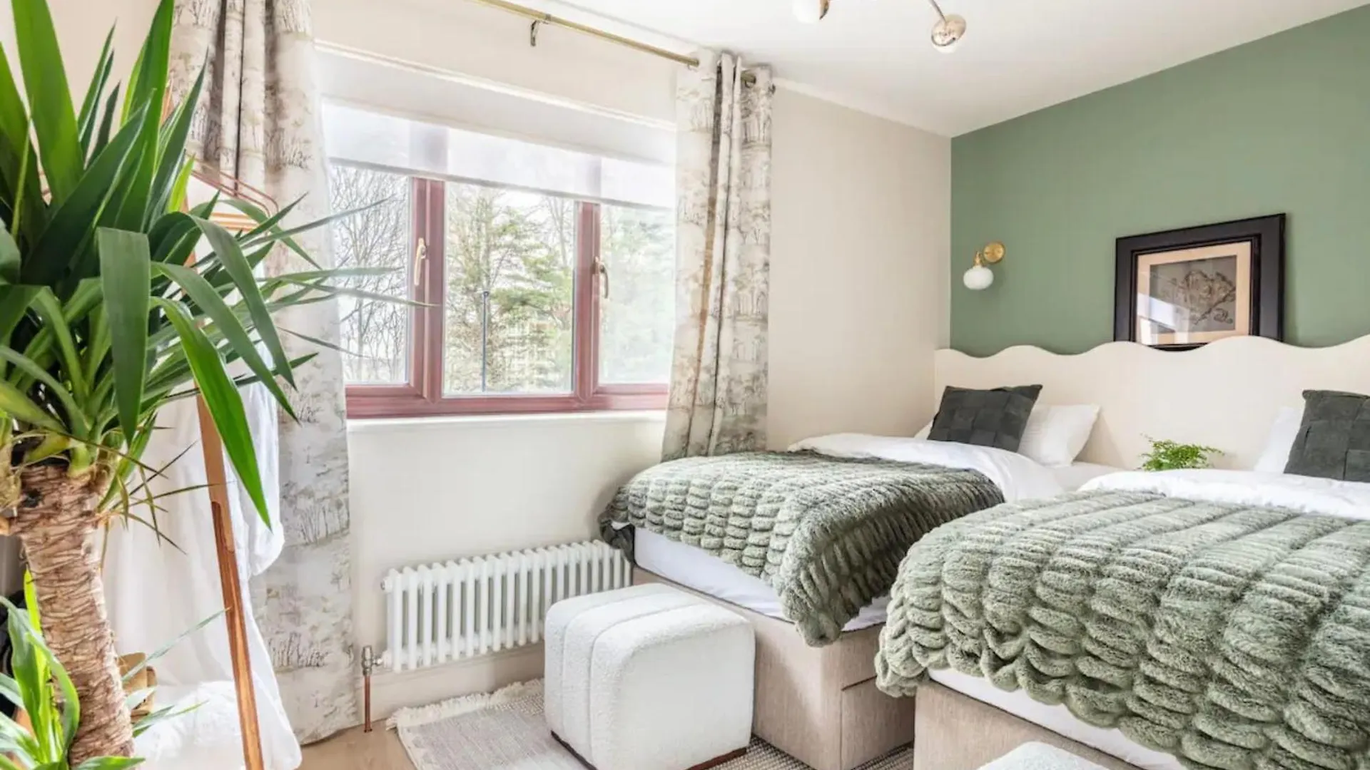 Spring Stays Cosy 2-Bed Residence With Free Parking London 0*,