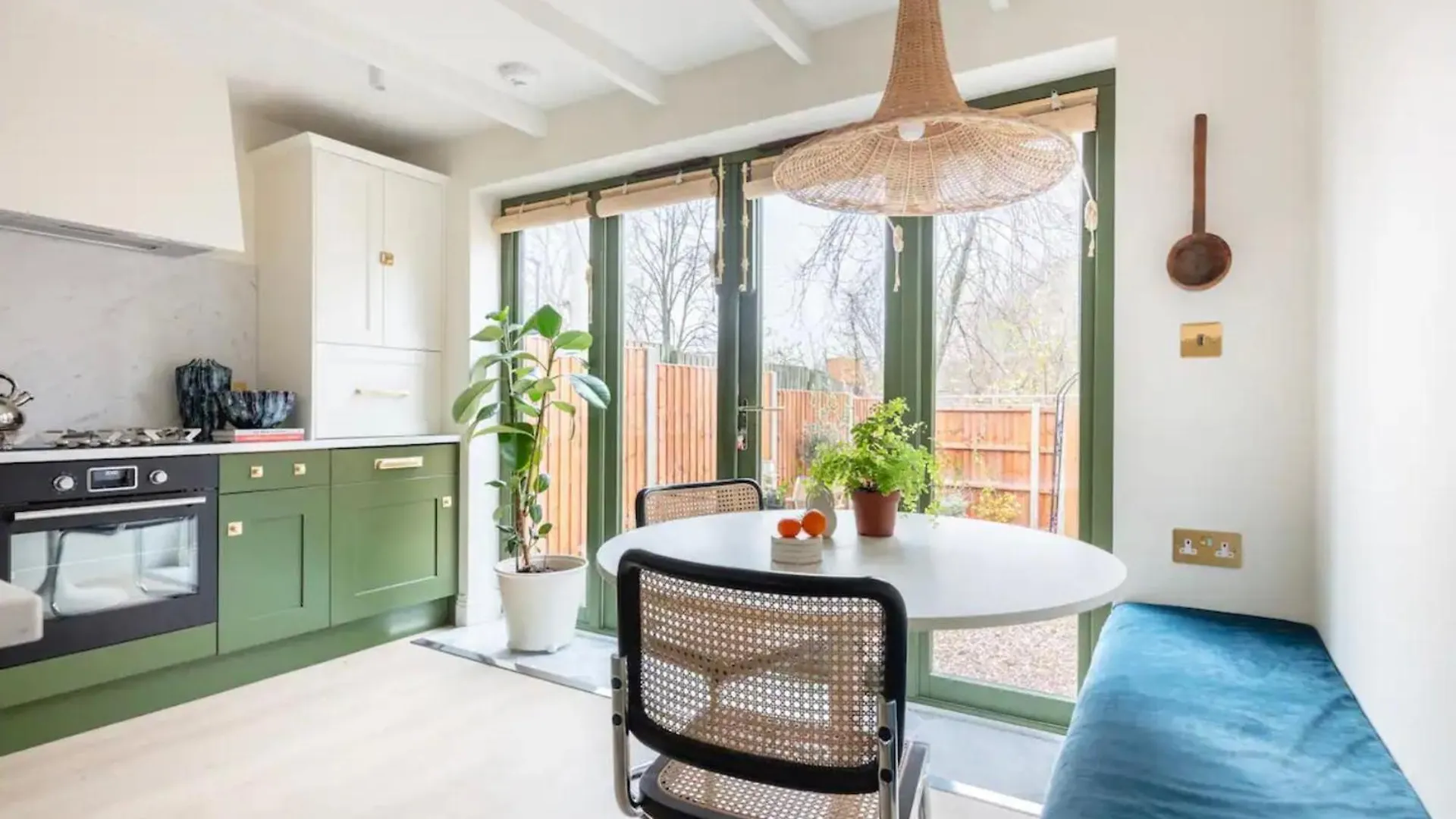 Spring Stays Cosy 2-Bed Residence With Free Parking London United Kingdom